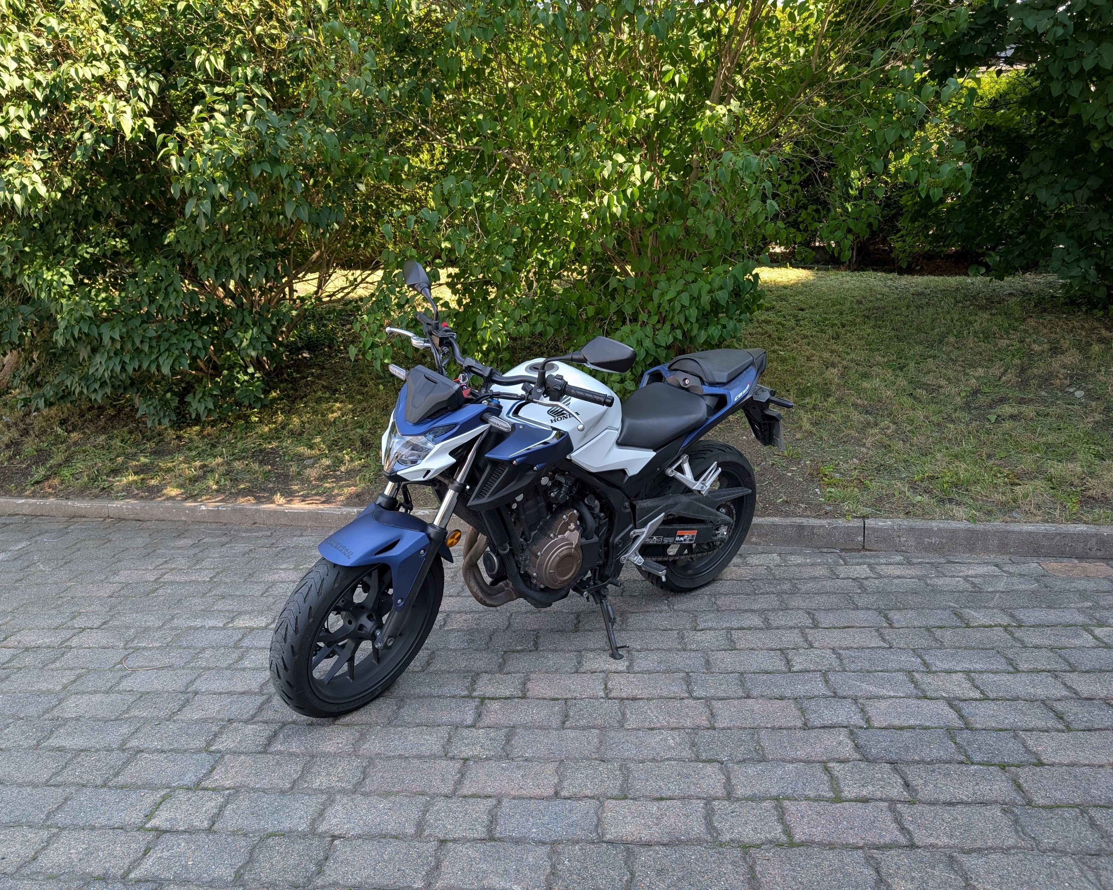 CB500F blau wei